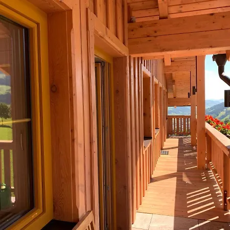 La Montana & Hiking Apartament *