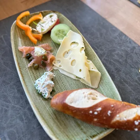 La Montana & Hiking *