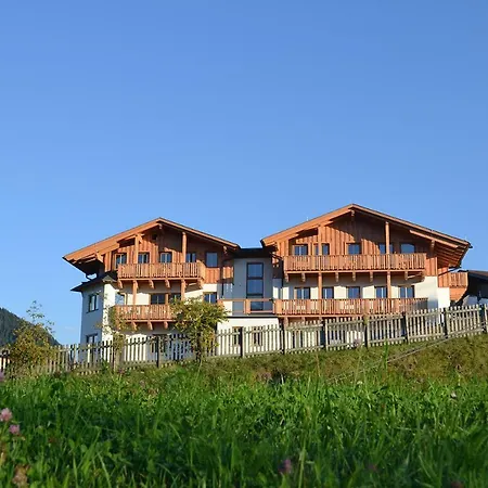 Апартаменти La Montana & Hiking *