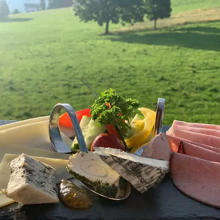 La Montana & Hiking Апартаменти *