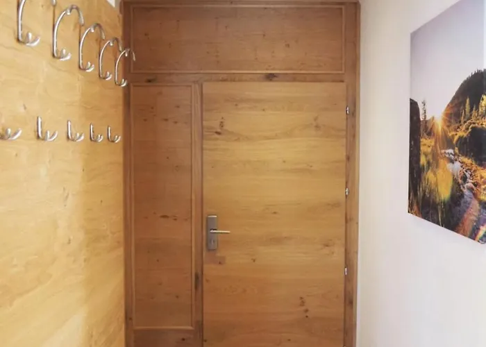 La Montana & Hiking *